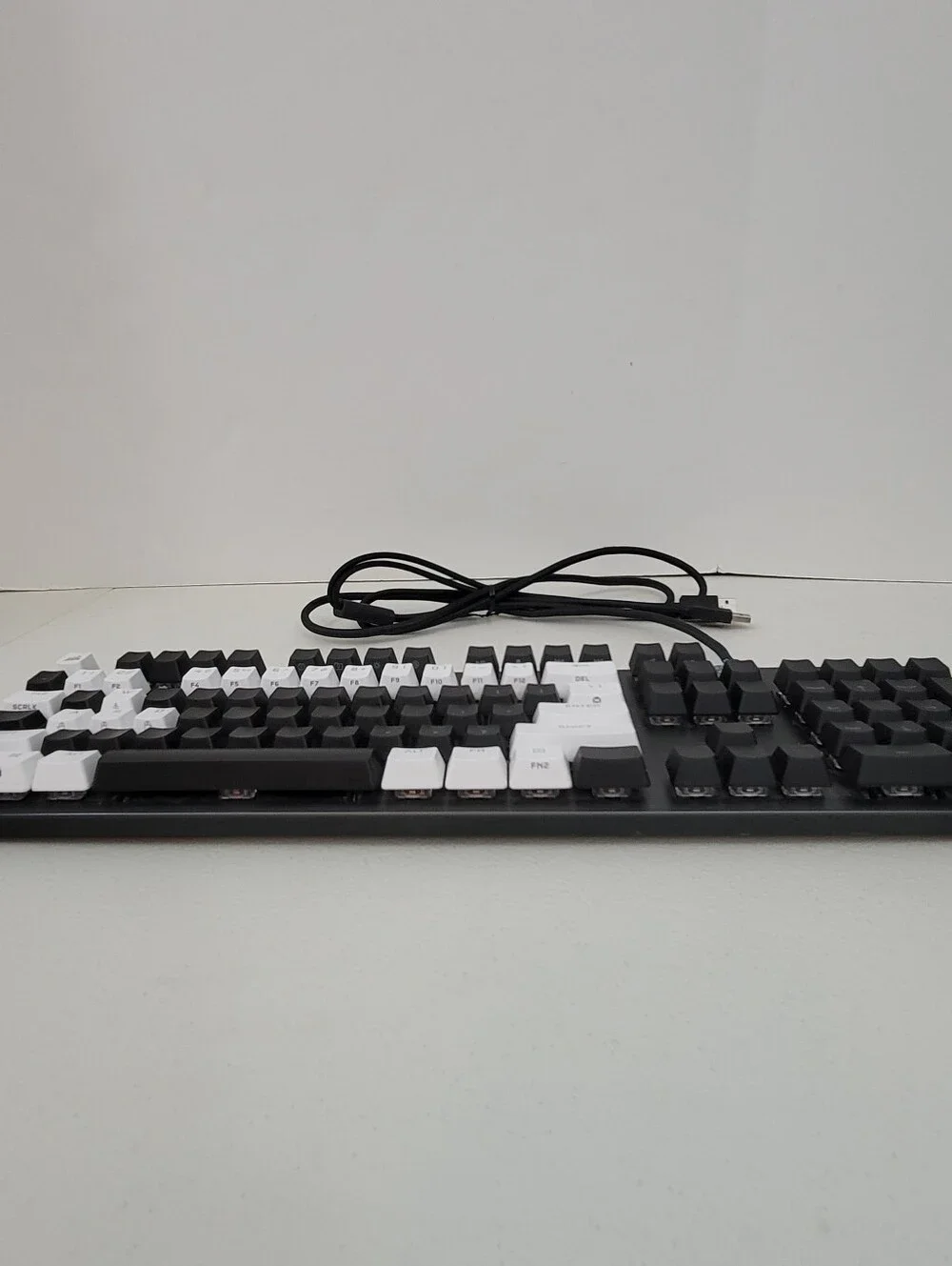 Logitech G513 Carbon GX Blue Y-U0034 USB-A Wired RGB Mechanical Gaming Keyboard